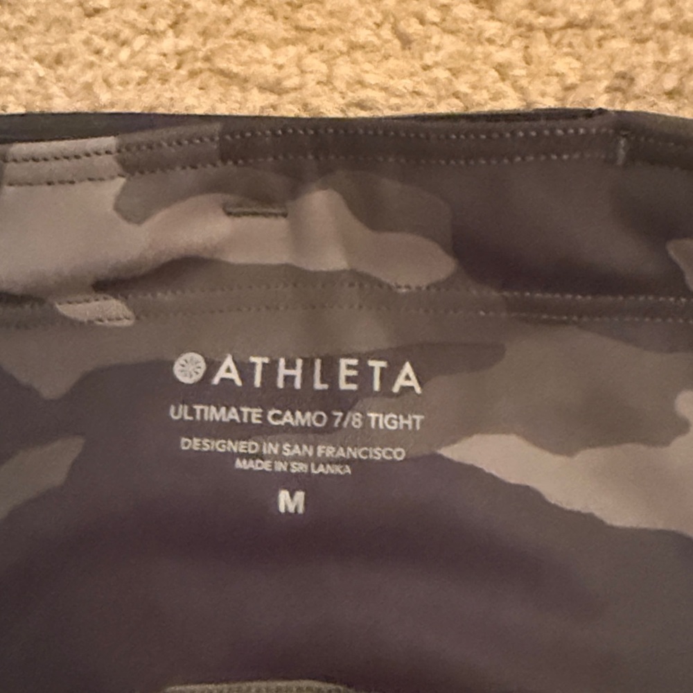 Athleta Women’s Camo Leggings in Olive - Picture 3 of 5